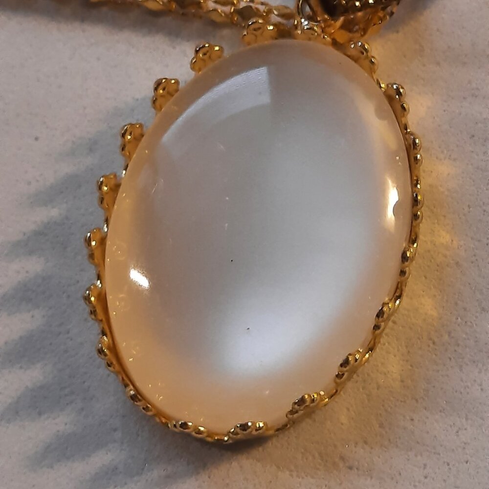 Brand New Handmade Gold Plated Chain & Champaign Color Charm Neckless - Picture 2 of 3